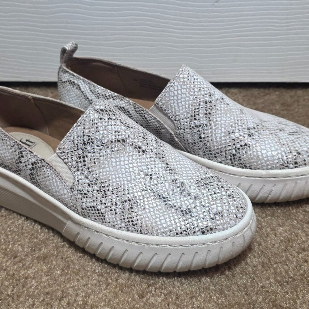 NEW SOFFT Potina Leather Snake Print slip-on sneakers in white/light grey sz 7M